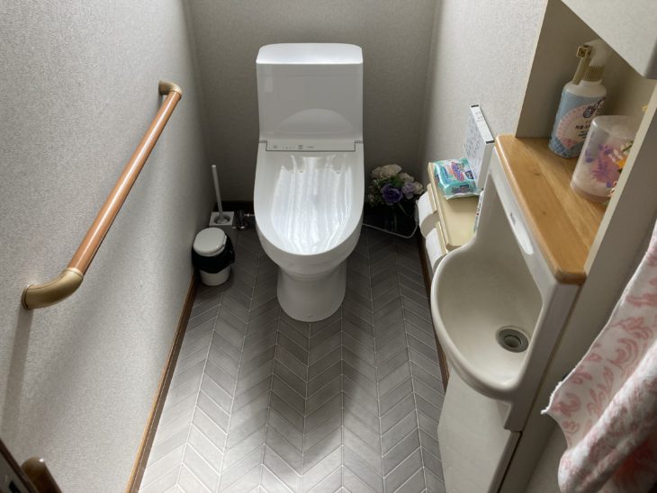 1階2階のトイレを一日で交換リフォーム