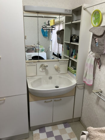 水漏れした洗面化粧台の交換工事┃三島市