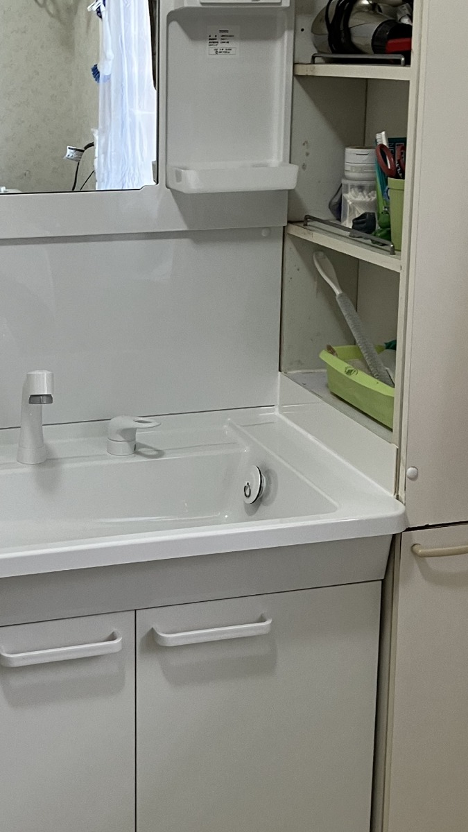 水漏れした洗面化粧台の交換工事┃三島市