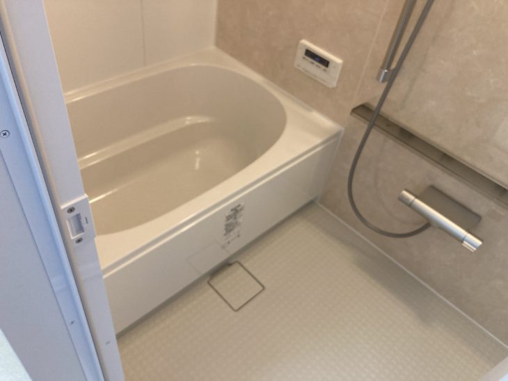 冬場でも温かく入浴できる断熱浴槽LIXILリデアにリフォーム