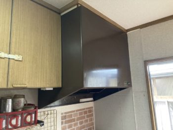 約30年使用したプロペラファンのキッチン換気扇交換｜函南町