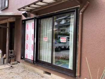 家の歪みがひどく、窓が閉められない。サッシ入替え工事 