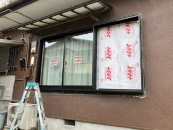 家の歪みがひどく、窓が閉められない。サッシ入替え工事 