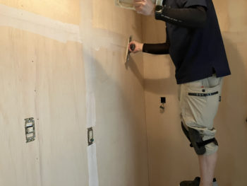 3つの不満を解消！洗面化粧台、壁、床交換工事