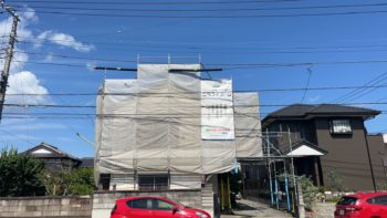 地震で家屋の倒壊を心配して重い屋根瓦から軽い屋根への葺き替え
