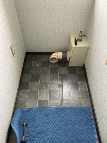 壁排水のトイレに洗浄便座のトイレを取り付けリフォーム