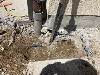 これで足元がビショビショにならない！洗面パン付きの外部水栓に交換