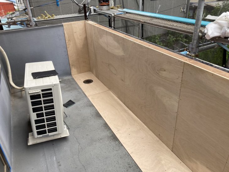 ベランダ内側がプクっと浮いている！ベランダ防水補修工事