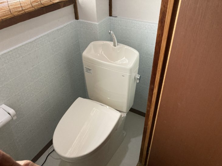 トイレ改修工事｜TOTO　ピュアレストQR+暖房便座