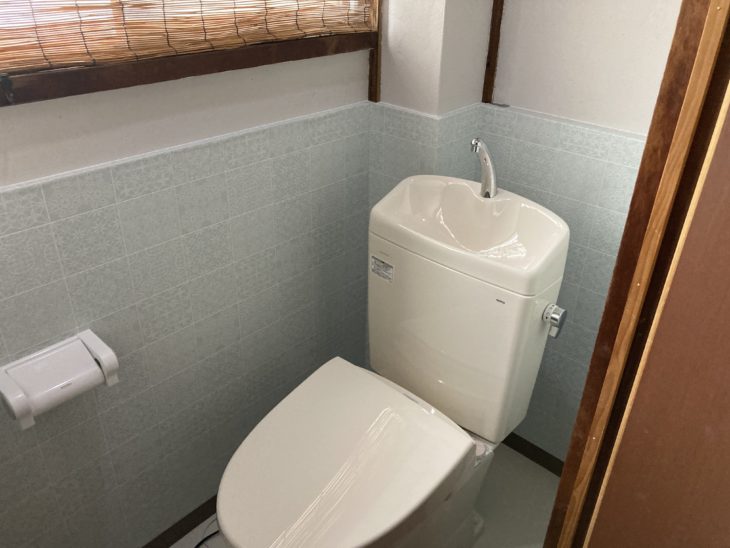 トイレ改修工事｜TOTO　ピュアレストQR+暖房便座