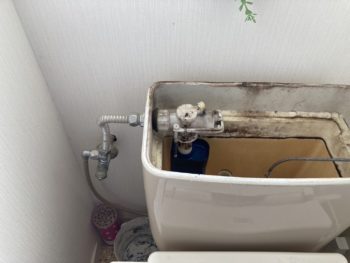 トイレの便器内に水がチョロチョロ出てきて困ってるの