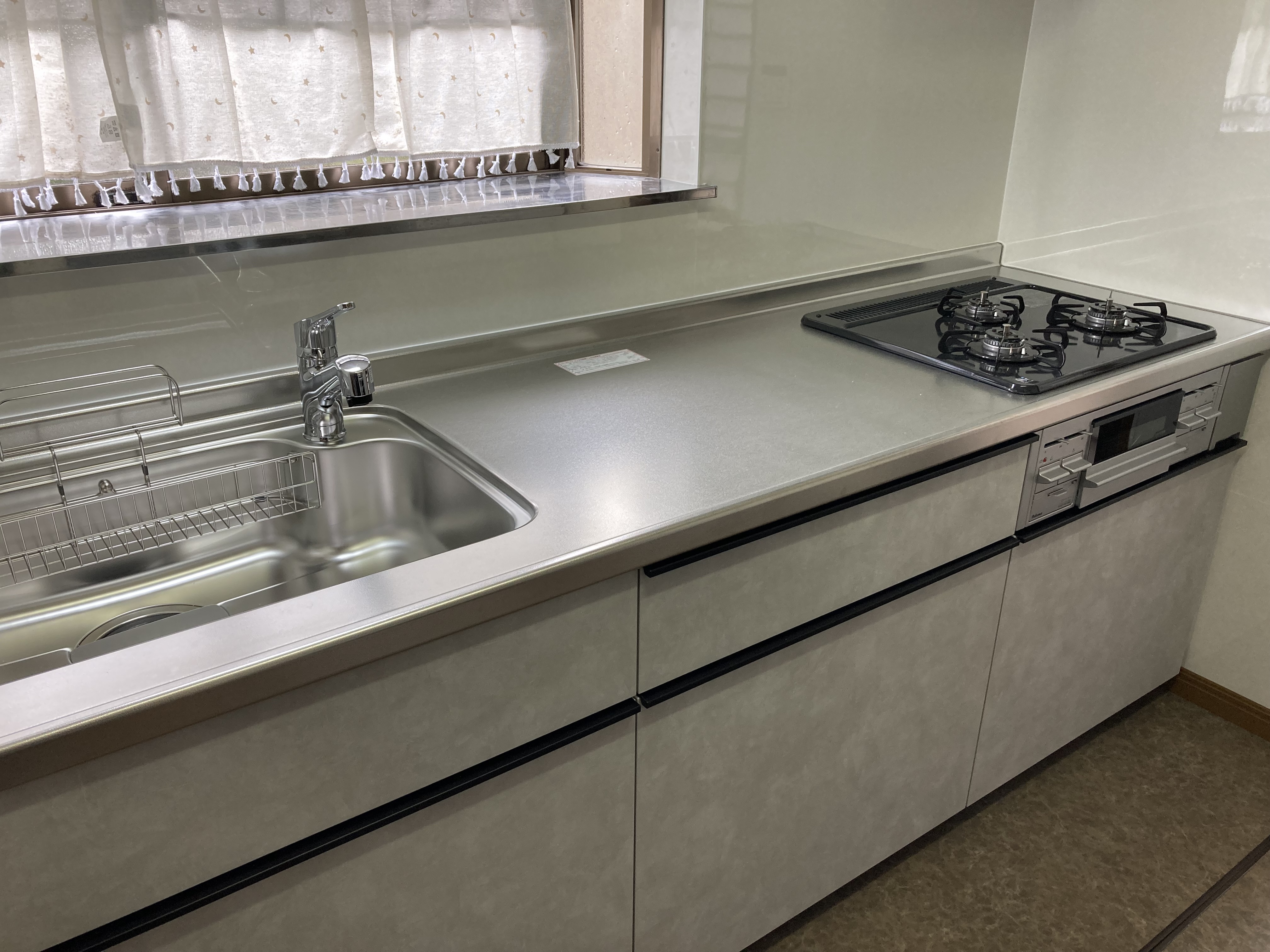 キッチン水栓からの水漏れ1ヶ月でキッチン内部が腐食