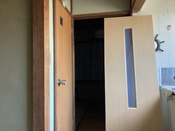 トイレ改修・クロス貼り替え・扉交換｜函南町