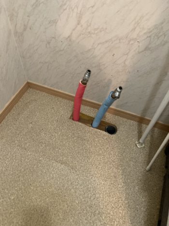 洗面台水栓ホース部分からポタポタと水が垂れてくる┃洗面台を30.2万円で交換