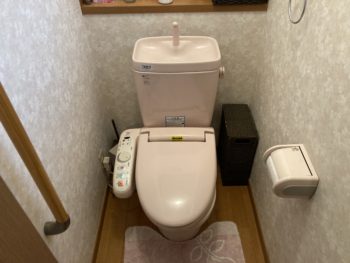 トイレで水漏れが起きてTOTOピュアレストQRに交換｜三島市