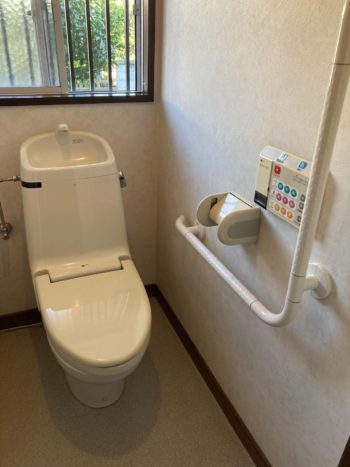 LIXIL「アメージュシャワートイレ」に交換リフォーム｜函南町