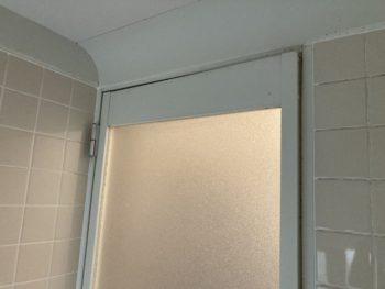 浴室内での緊急事態に備えて…浴室ドアを開き戸から折れ戸へ交換