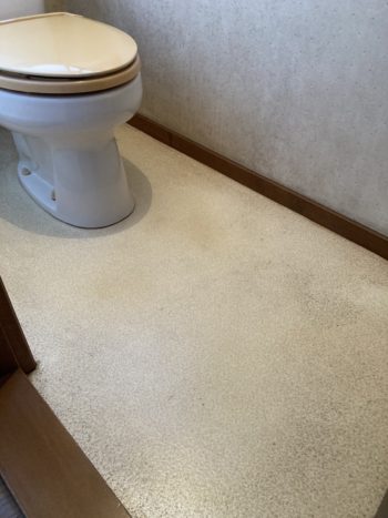 水漏れが起きてトイレ交換リフォーム｜伊豆の国市