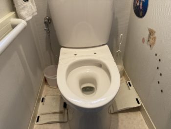 便座の蓋が割れてしまいトイレのウォシュレットのみ交換