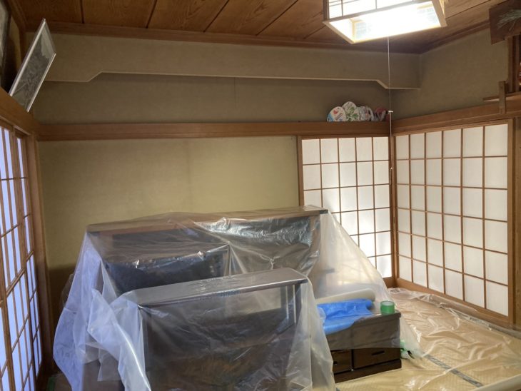 「室内で小火（ボヤ）が起きてしまい汚れたのでキレイにしたい」クロス貼り替え