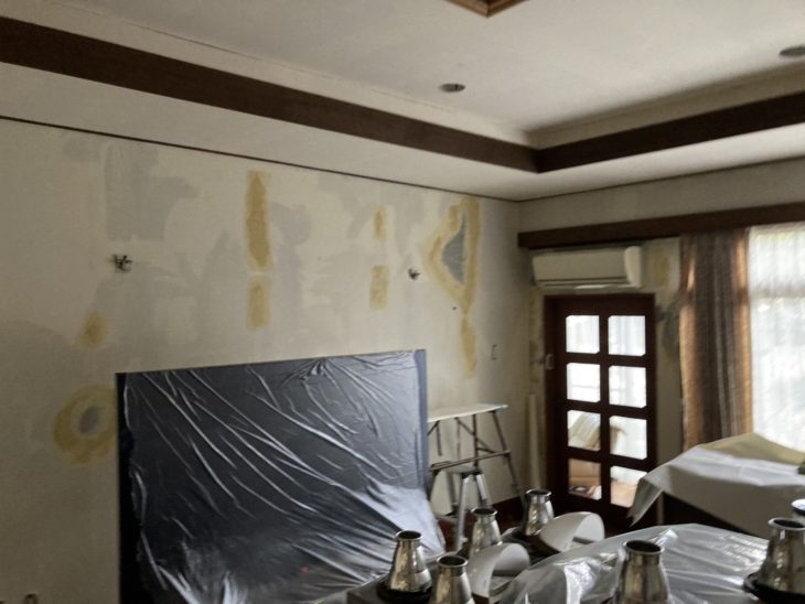 「室内で小火（ボヤ）が起きてしまい汚れたのでキレイにしたい」クロス貼り替え