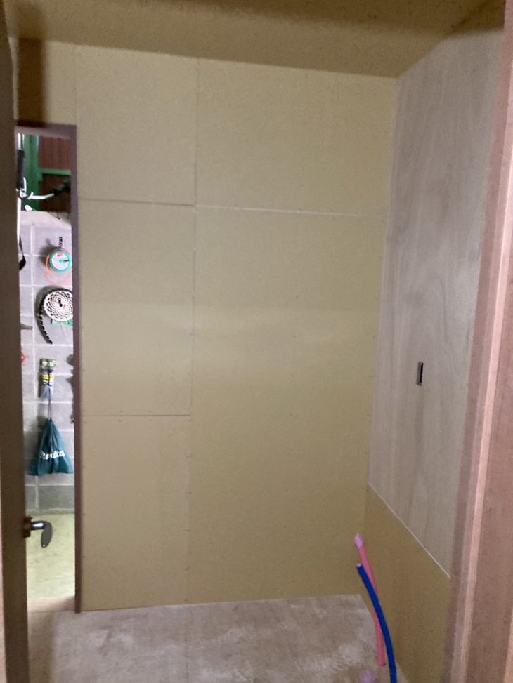 農機具倉庫を改修しシャワー室+脱衣場+化粧室を新設｜伊豆の国市