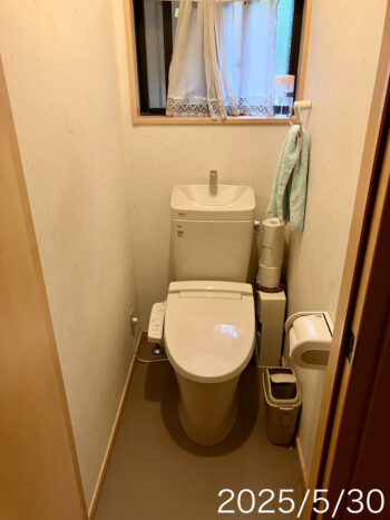 廊下、トイレ、トイレ前の壁に手すり設置