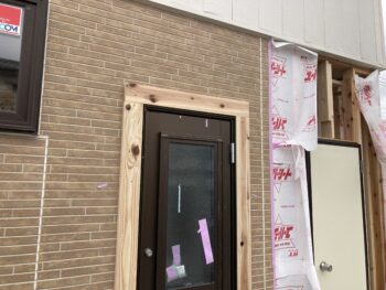 事業所に外部トイレ空間を新設