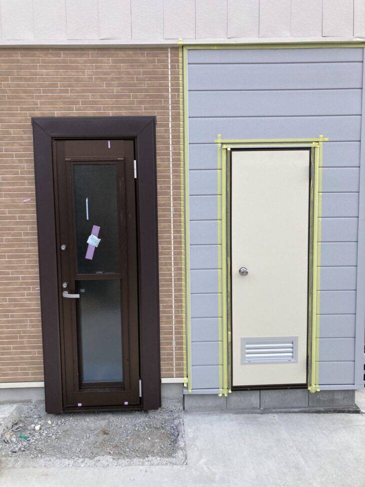 事業所に外部トイレ空間を新設