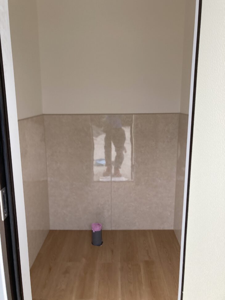 事業所に外部トイレ空間を新設