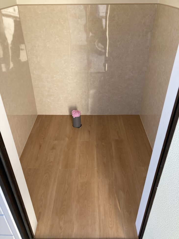 事業所に外部トイレ空間を新設