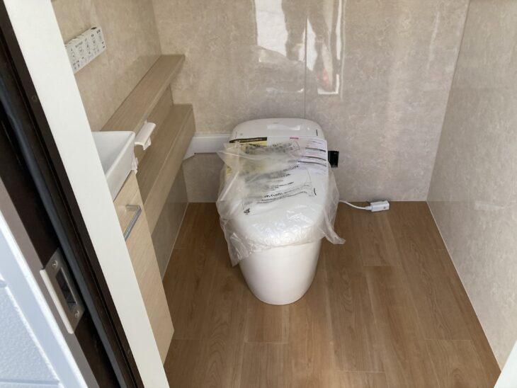 事業所に外部トイレ空間を新設