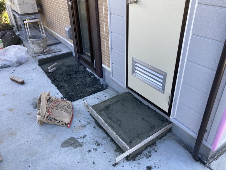 事業所に外部トイレ空間を新設