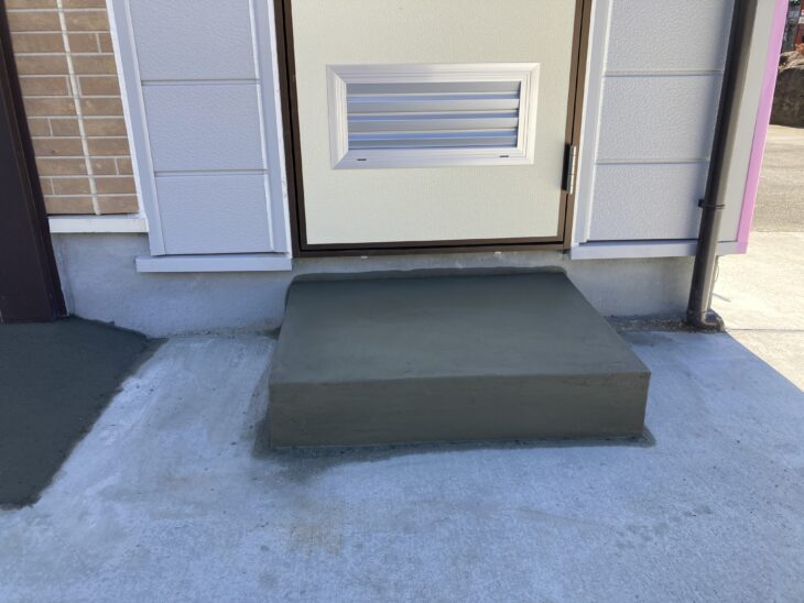 事業所に外部トイレ空間を新設