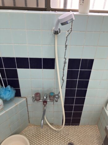 店舗兼住宅の厨房と浴室の水栓交換｜伊豆市