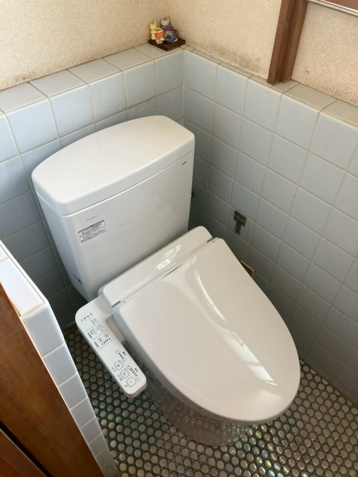 築50年以上の木造住宅にてトイレ交換リフォーム