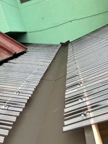 函南町｜波板改修工事｜耐久10年のポリカ遮熱で雨漏りも安心