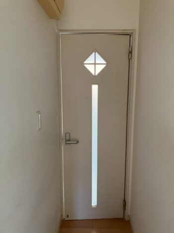 ドア丁番交換前