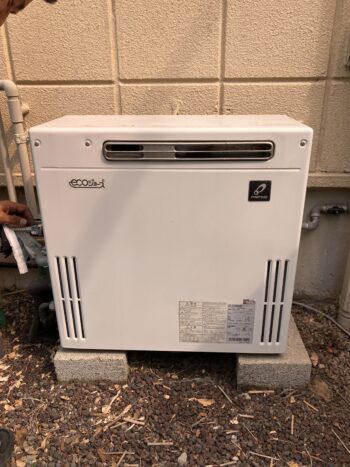 ガス給湯器　交換前