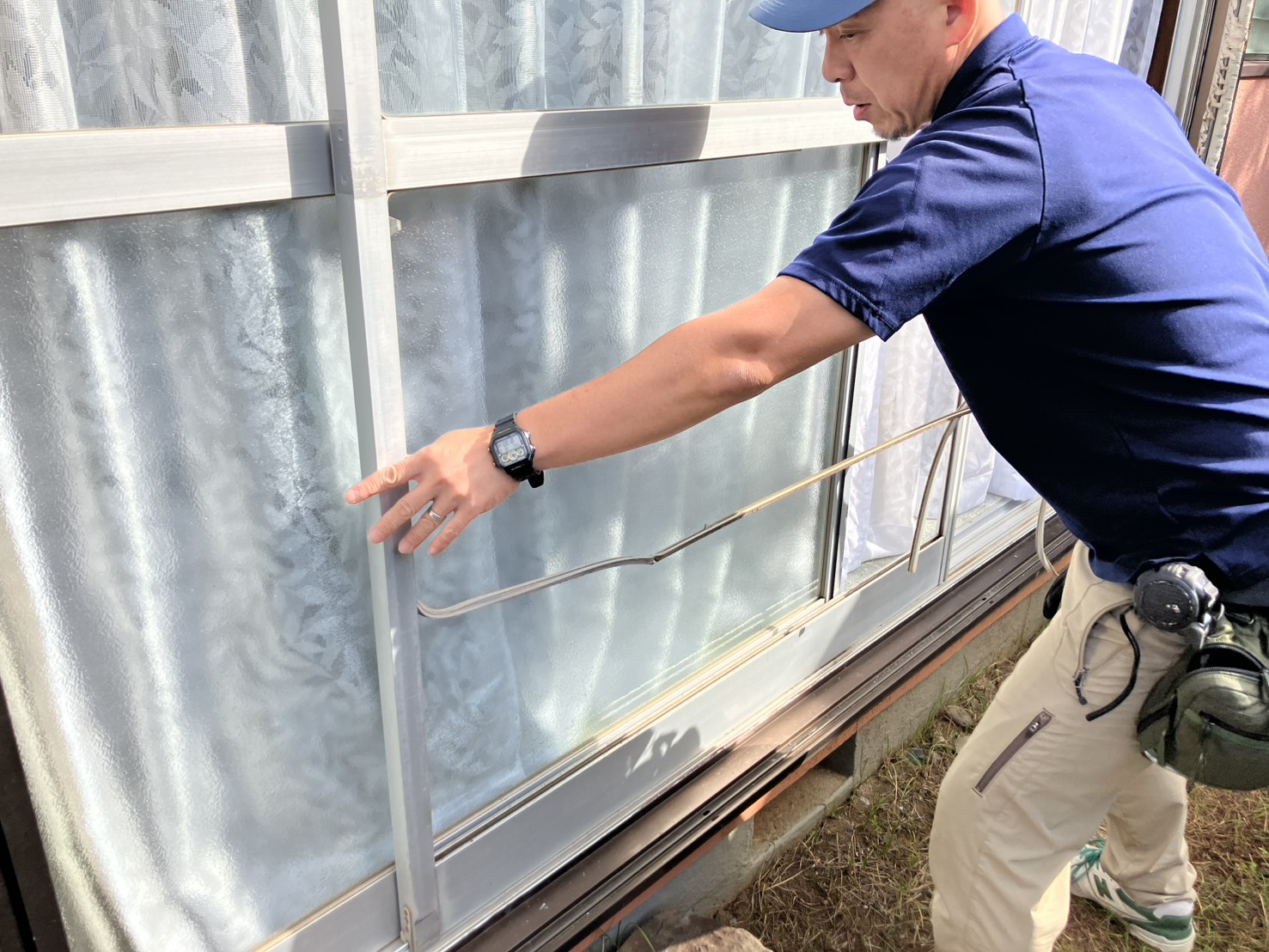 伊豆の国市｜ぶつかって割れてしまったガラスの交換