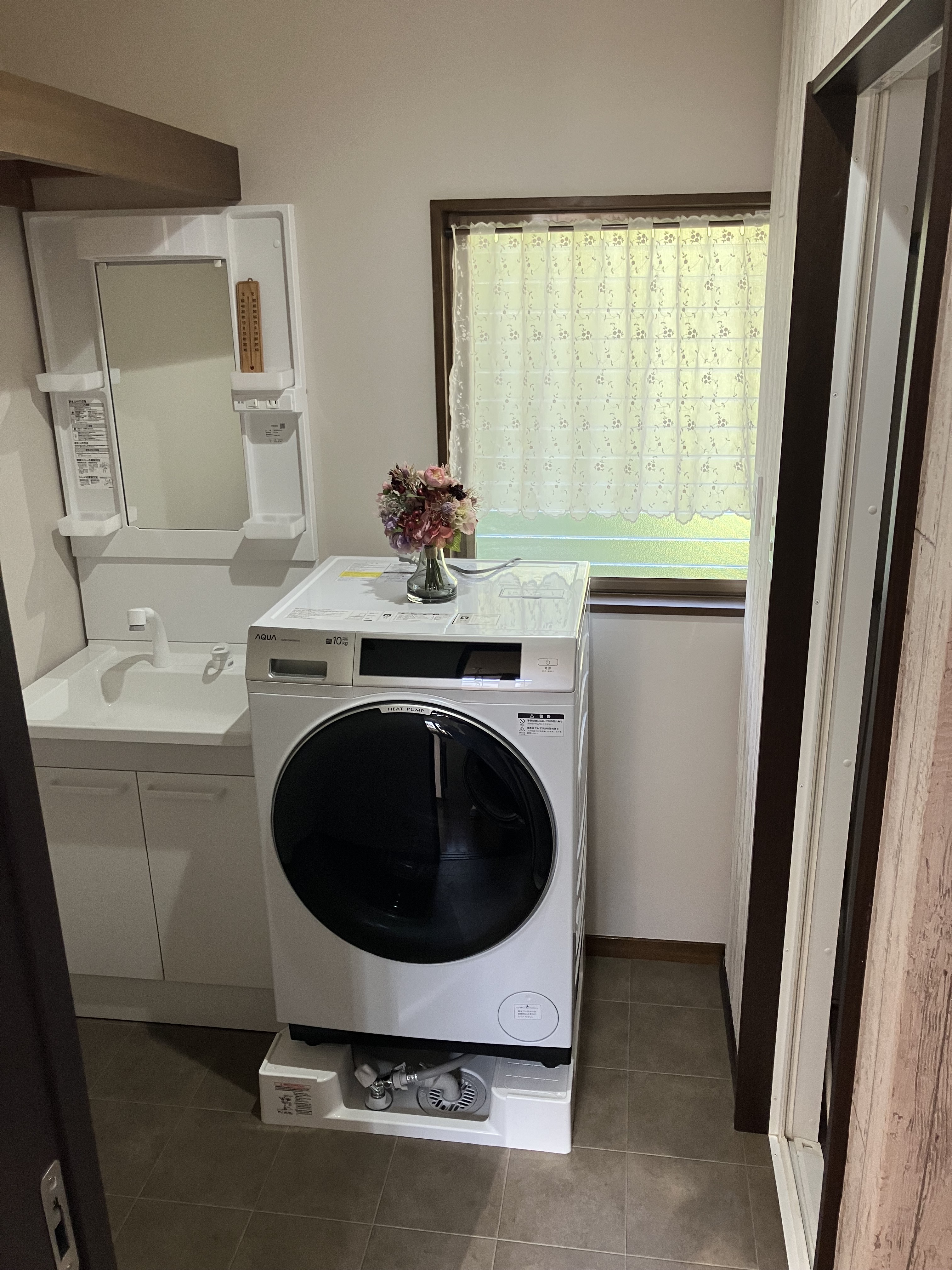 「納戸内に洗濯機と洗面台を新設したい」伊豆の国市の脱衣所リフォーム