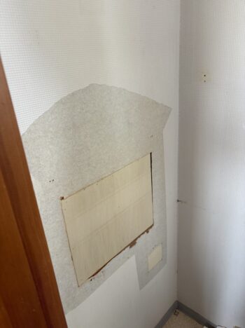 トイレ 手洗い器のあった場所を塞いだところ