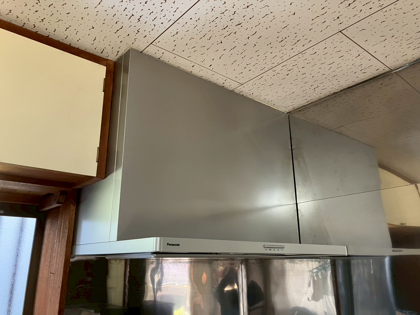 「ブーツ型×プロペラファン」→「スリム型×シロッコファン」へレンジフード交換|三島市