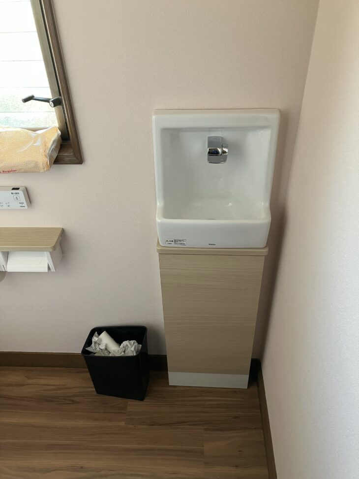 トイレ　手洗い器