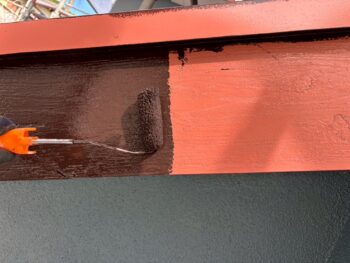 付帯部　塗装中