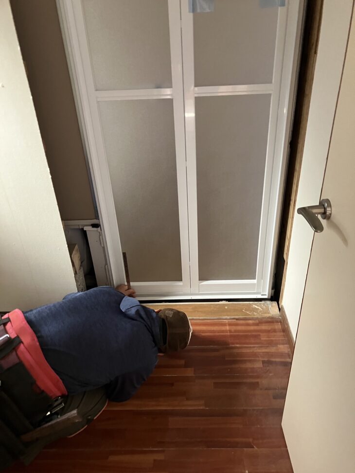 ユニットバスドア