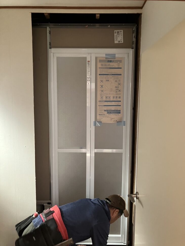 ユニットバスドア