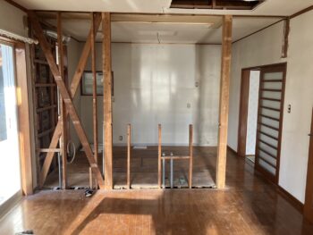 キッチン間仕切り壁解体