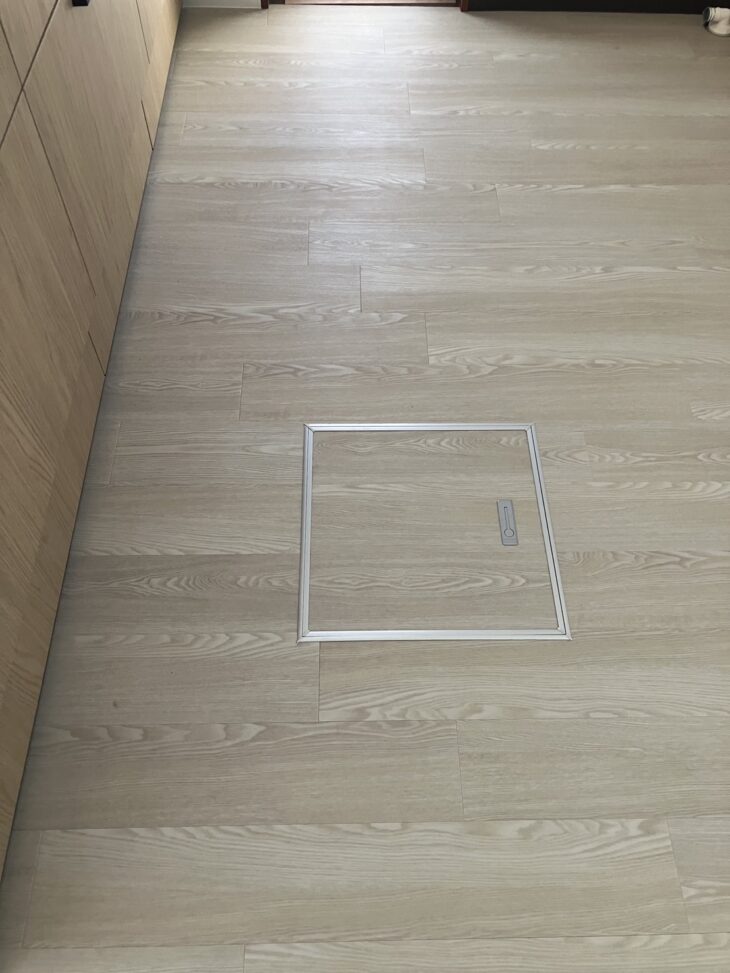 フロアタイル施工