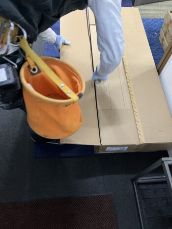 照明　箱　開封